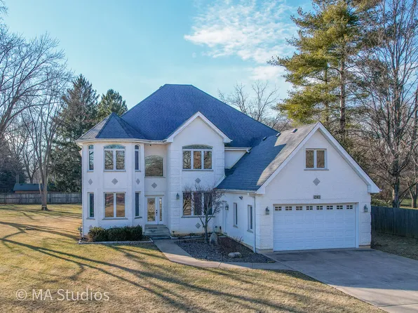 9030 Elm Ave, Burr Ridge, IL 60527