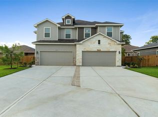 217 Oakcrest #B, Conroe, TX 77304