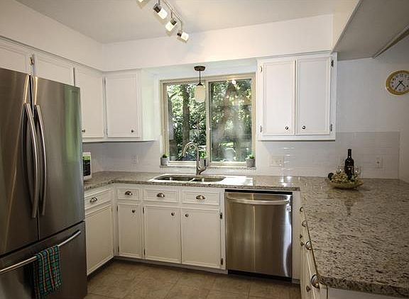 2nd image of 11602 Ironwood Cir