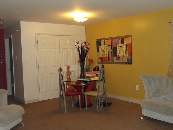 3rd image of 804 Jackson Ave