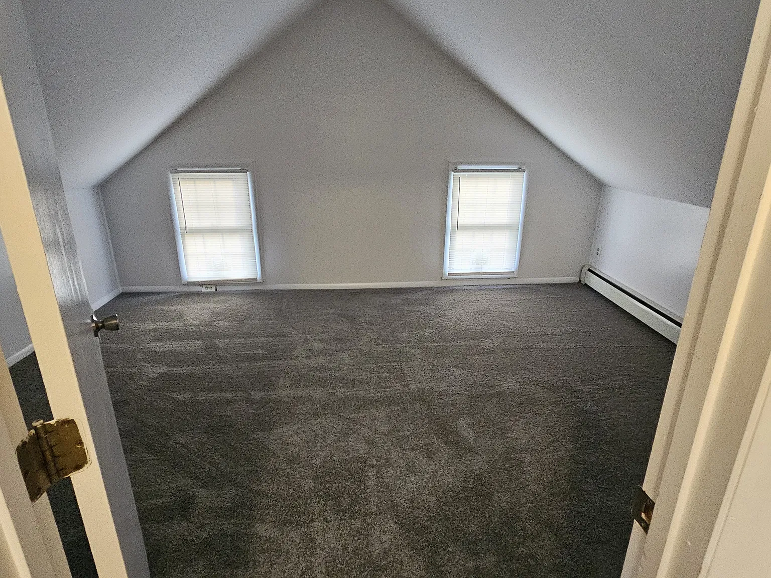 3 bed, 1000 sqft, $1,200 — Photo 4