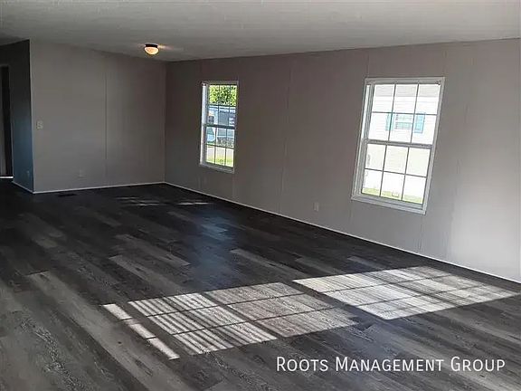 4th image of 63 Willow St #63