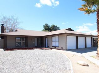 2530 E Avenue R2, Palmdale, CA 93550