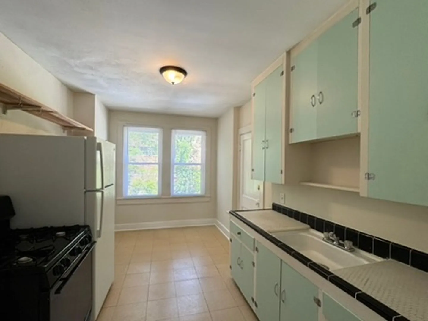 811 Kenmore Ave. Apts. A-D — Photo 1