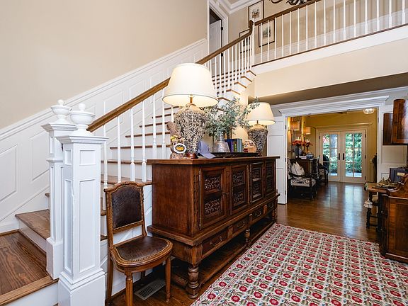 5th image of 51 Hickory Hills Cir