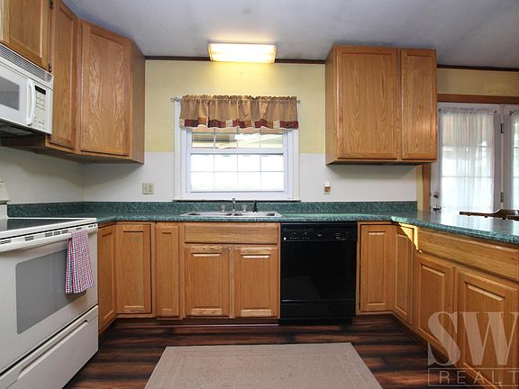 2nd image of 2950 Cochran Ave