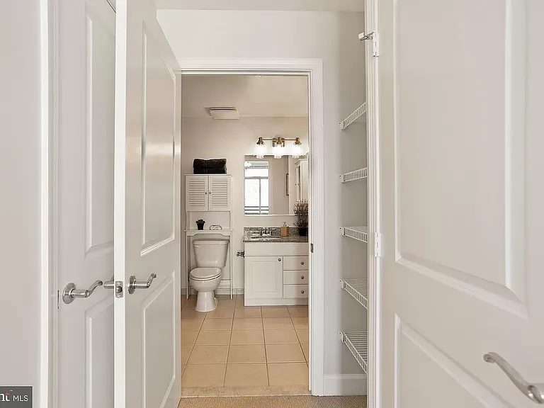 3650 S Glebe Rd #647 — Photo 10