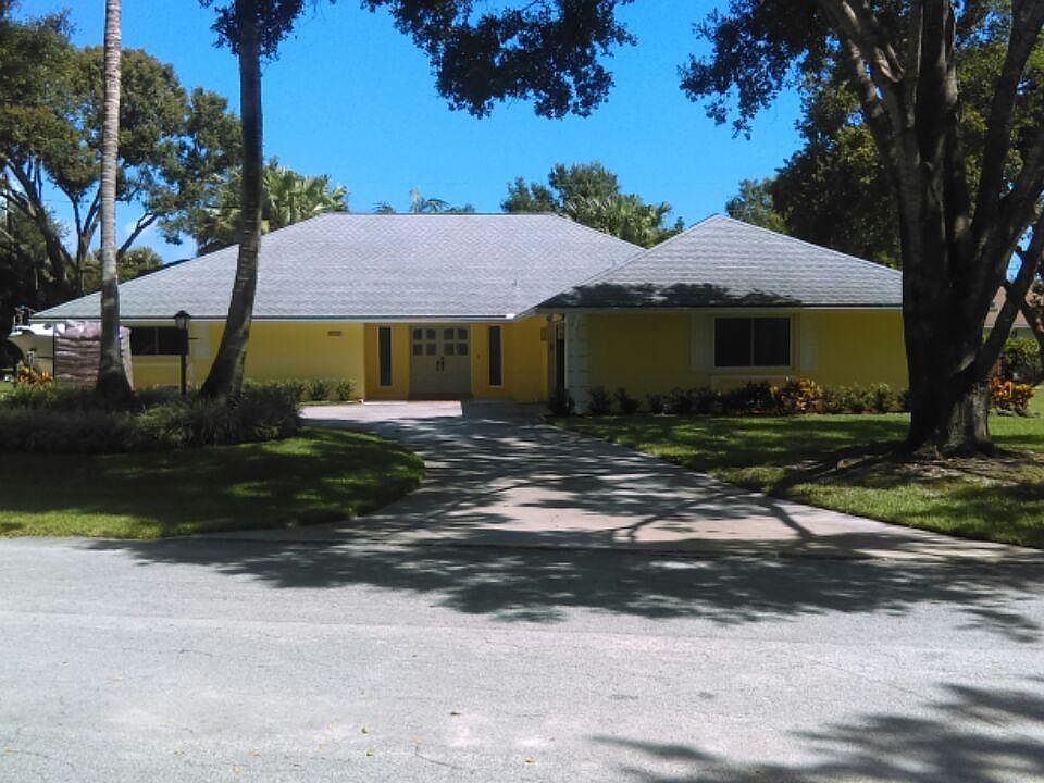 two thousand sq. ft. circular driveway