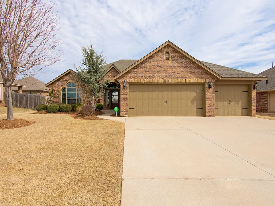 2124 Newbrook Dr