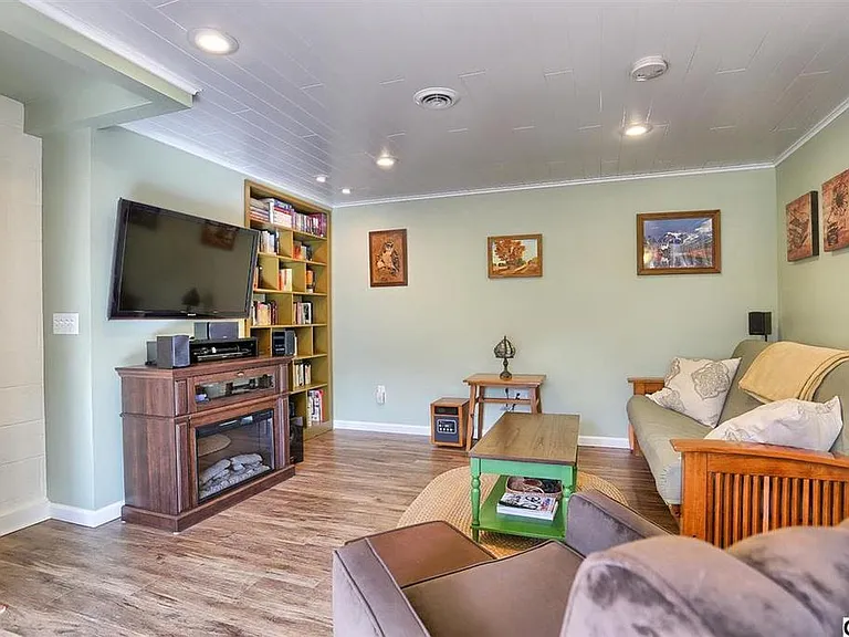 954 Innsbruck Dr — Photo 21