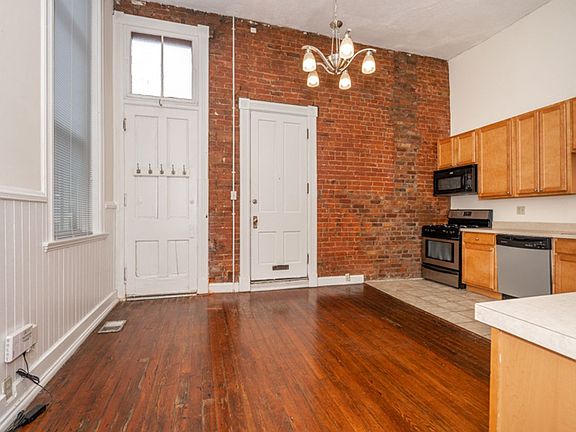 3rd image of 213-215 E University St #215-1A