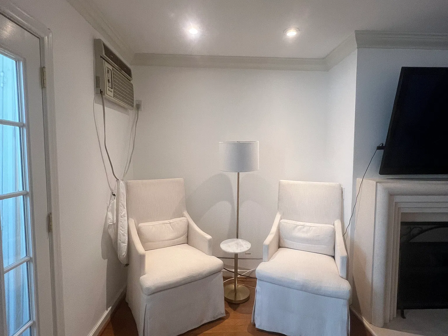 1 bed, 941 sqft, $3,600 — Photo 4