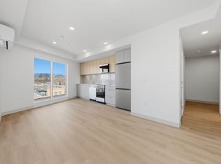 1529 Oxford St #518, North Vancouver, BC V7J 1E5