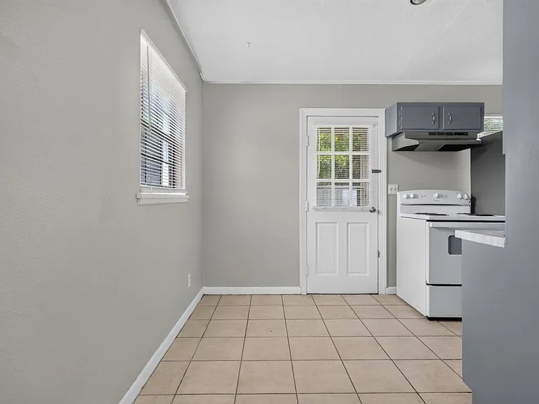 255 Woodside Dr — Photo 9