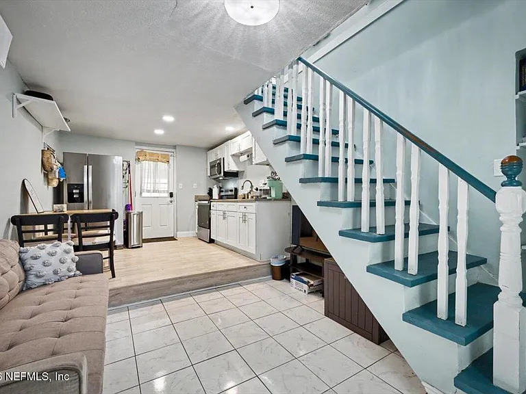 719 S Shores Rd #2 — Photo 2