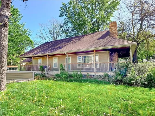 407 W 2nd St, Maryville, MO 64468