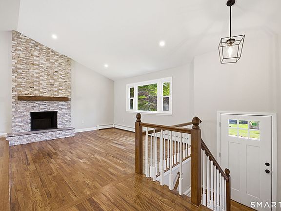 5th image of 214 Woodfield Crossing