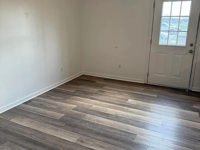 821 Ridgewood Dr #1-2 — Photo 3