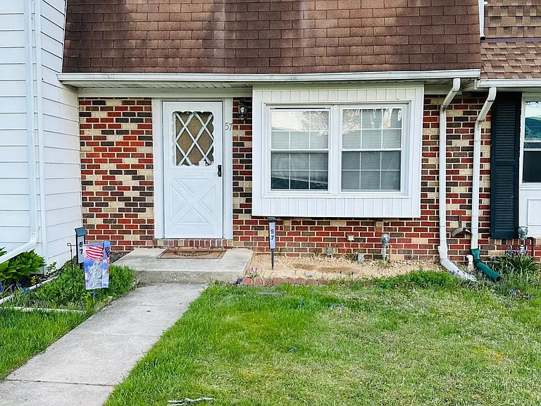 57 King Richard Ct — Photo 1