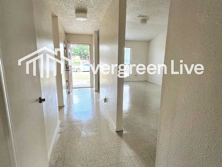 1323 San Felipe Ct — Photo 4