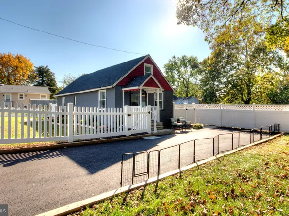 12 N Main St, Clayton, NJ 08312