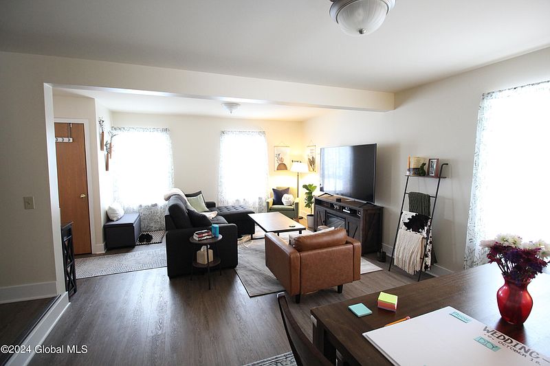 3rd image of 139 Fonda Road
