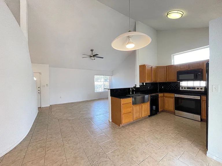 206 Ariana Ct — Photo 7