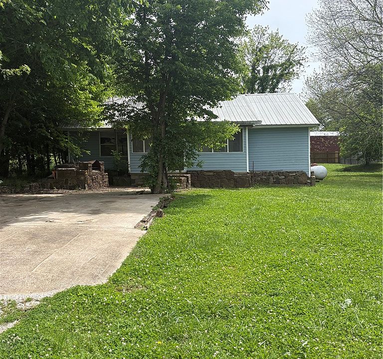 1st image of 1110 W Holt Rd