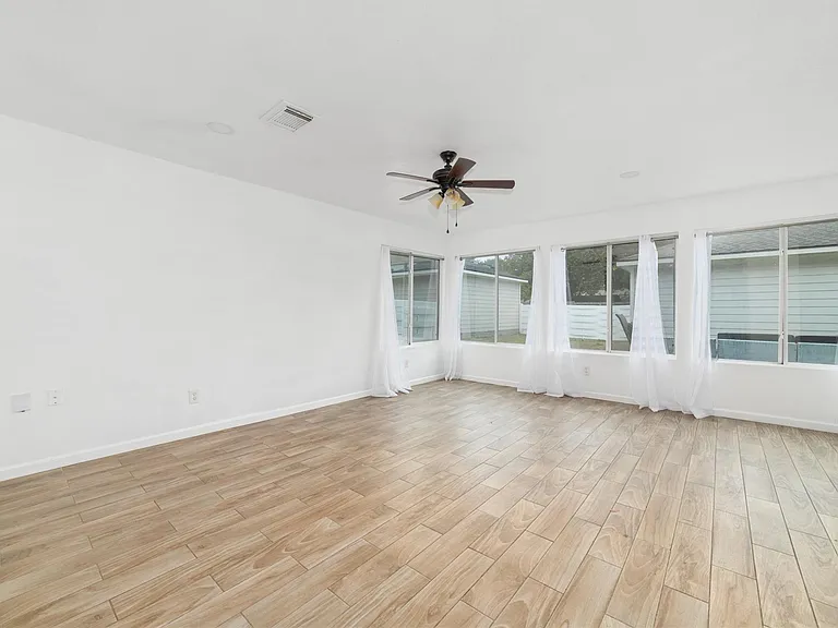 10106 Farrell Dr — Photo 6