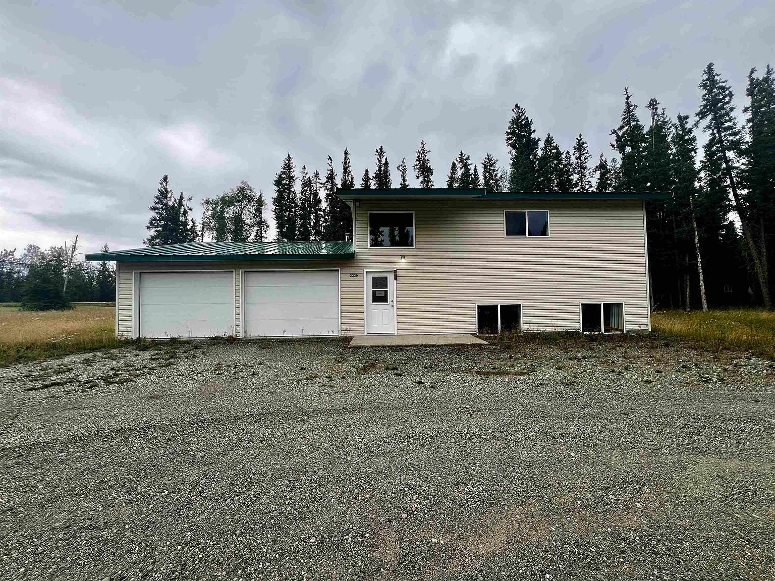 3 bed, $2,300 — Photo 2