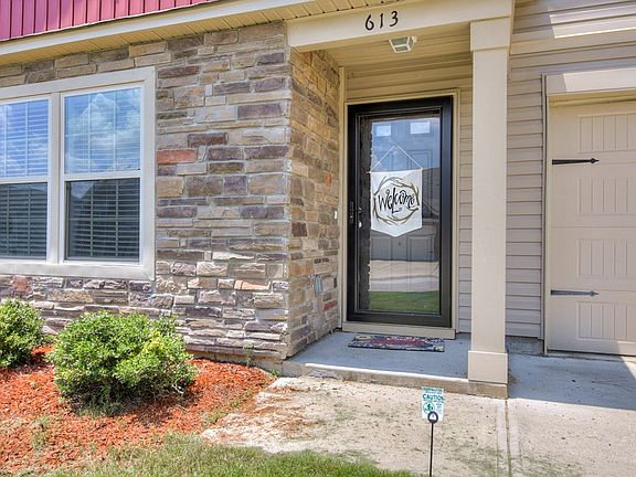 4th image of 613 Buttonwood Dr