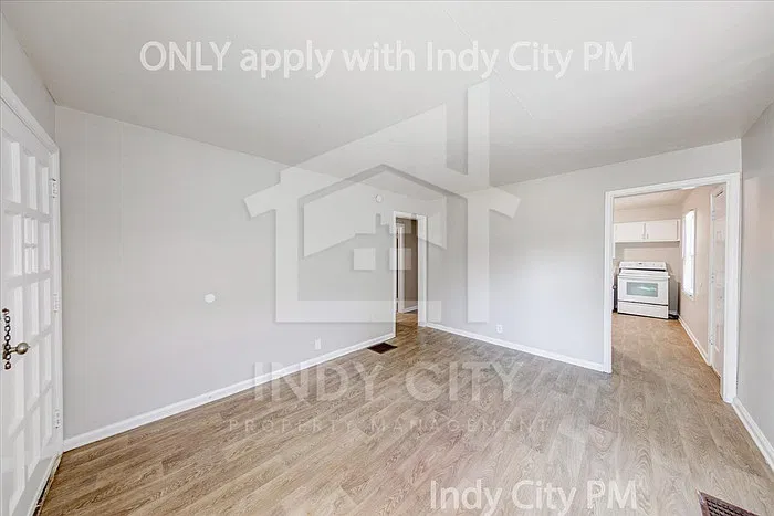 3 bed, 2.0 bath, 1056 sqft, $1,350 — Photo 3