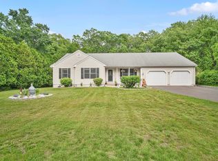10 Oldefield Farms, Enfield, CT 06082