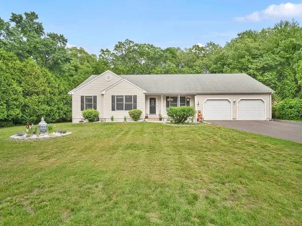 10 Oldefield Farms, Enfield, CT 06082