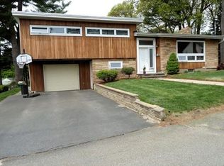 9 Evergreen Rd, Stoneham, MA 02180