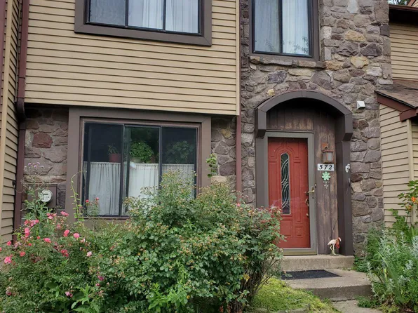 572 Atwood Ct, Newtown, PA 18940