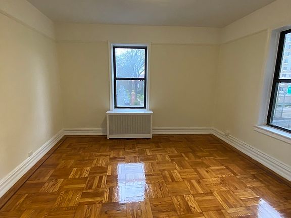 4th image of 80-15 Grenfell St #33