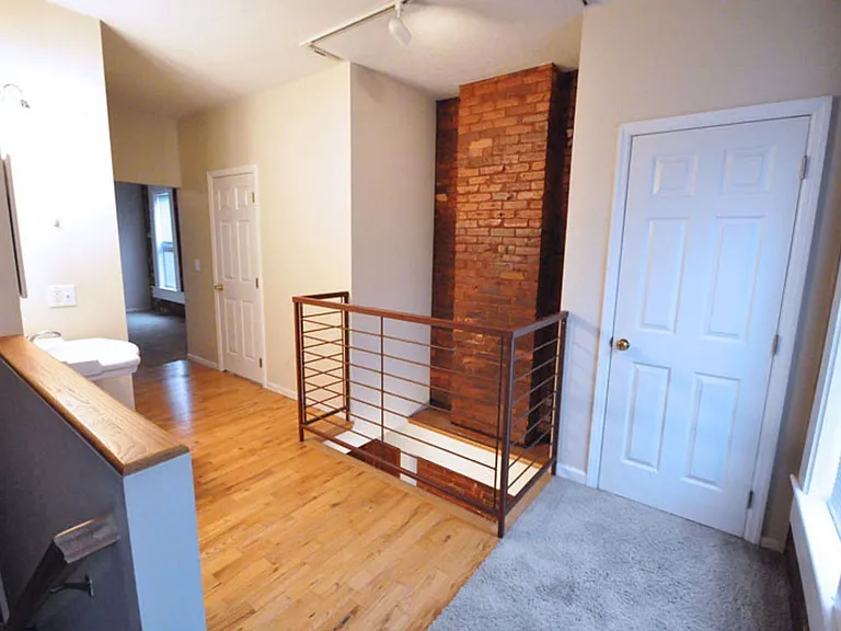 1216 Indianola Ave — Photo 8