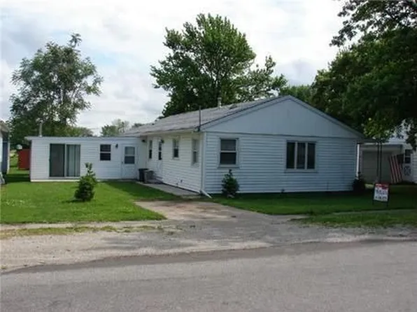 26 E Chestnut St, Piper City, IL 60959