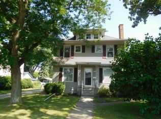 832 15th Ave, Union Grove, WI 53182