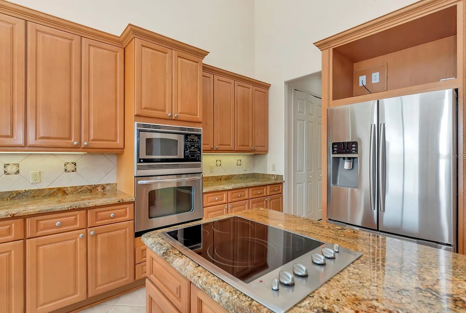3 bed, 3.0 bath, 2623 sqft, $3,500 — Photo 4