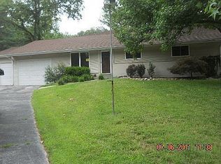 15 Carter Ct, Saint Louis, MO 63132
