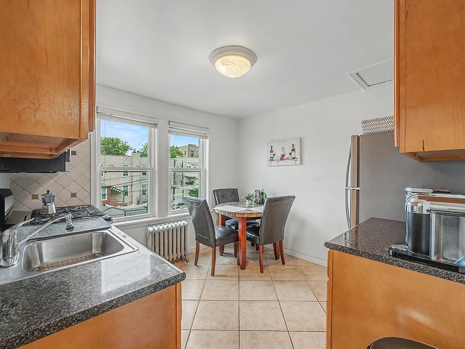 20-59 33rd St #2