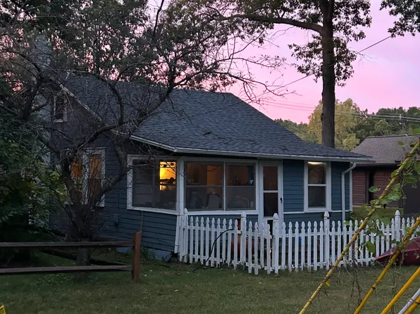 6173 E Lake Dr, Haslett, MI 48840