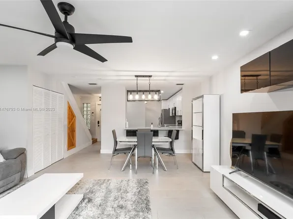 700 SE 14th Street #J, Fort Lauderdale, FL 33316