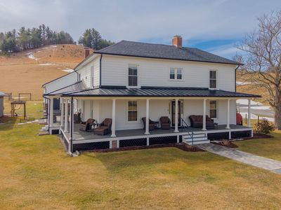 5297 Comers Rock Rd, Elk Creek, VA, 24326