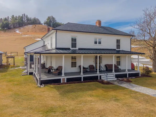 5297 Comers Rock Rd, Elk Creek, VA 24326