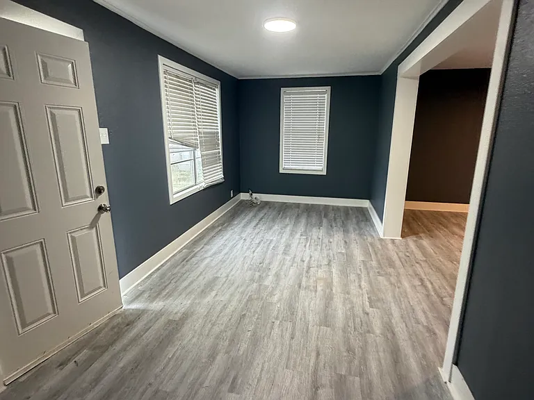 528 E Orange St — Photo 3