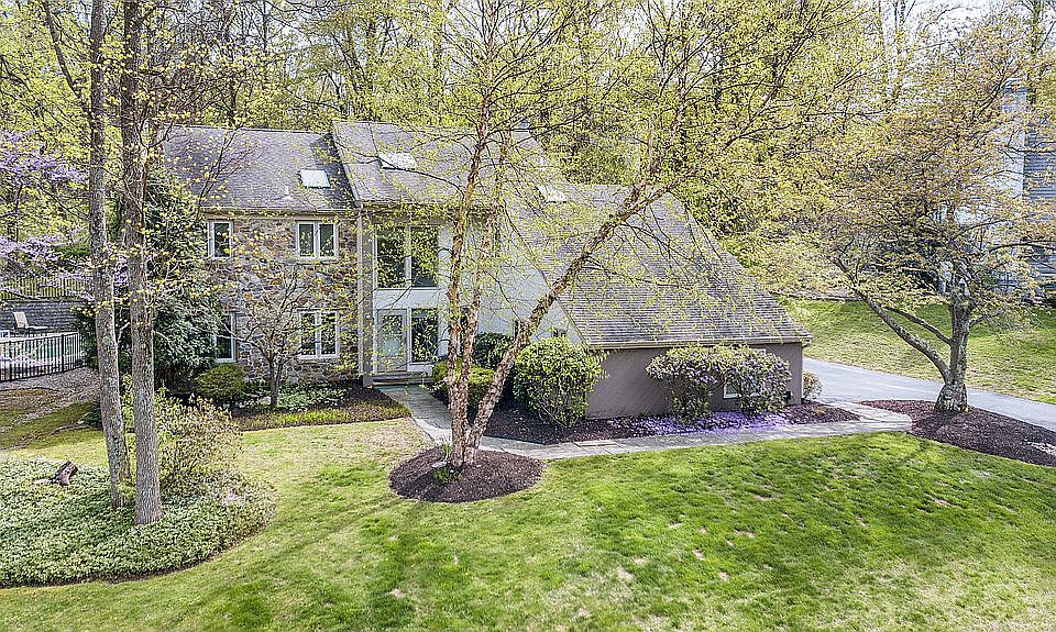 1st image of 105 Cypress Ct