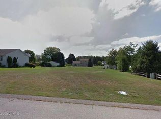 847 Russell Dr, Belding, MI 48809